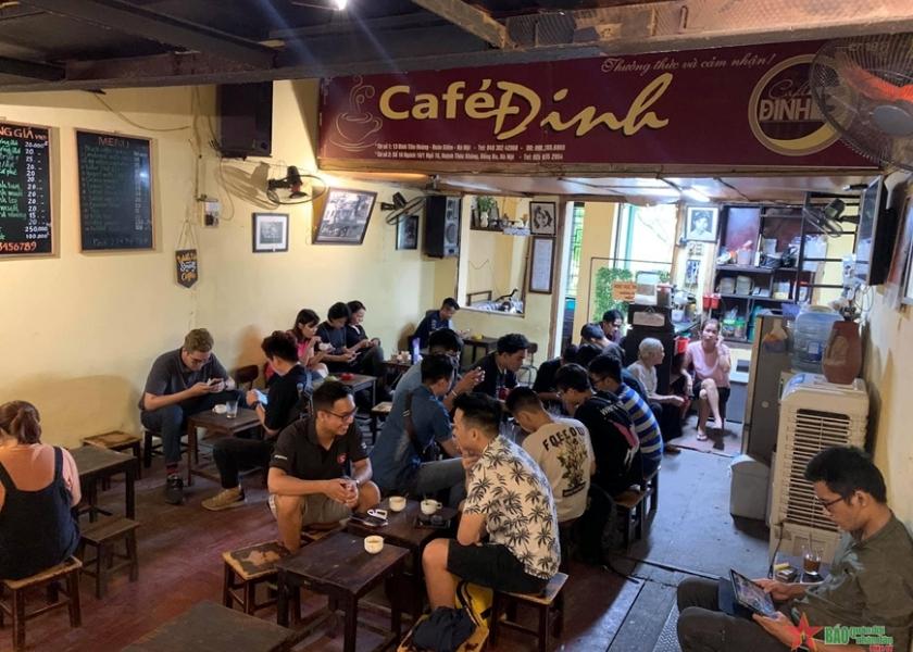 Ca Phe Sua Da: The Seductive Slow Drip