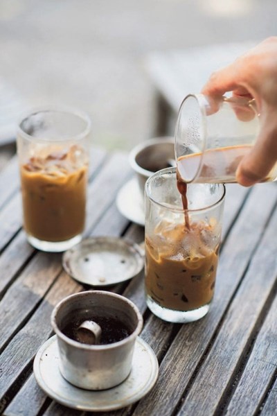 (Video) How to Make Iced Milk Coffee (Not a Latte)