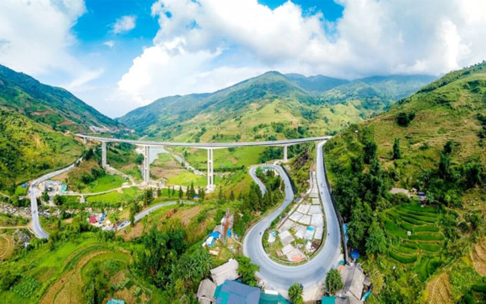 Hanoi to Sapa transport options with mountain views in Vietnam