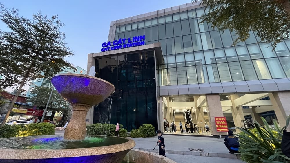 Cat Linh metro station to Temple of Literature Hanoi walking and Grab route