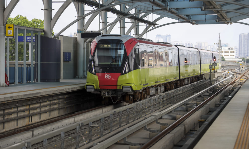 Nhon Cau Giay metro line with modern platform and safety doors