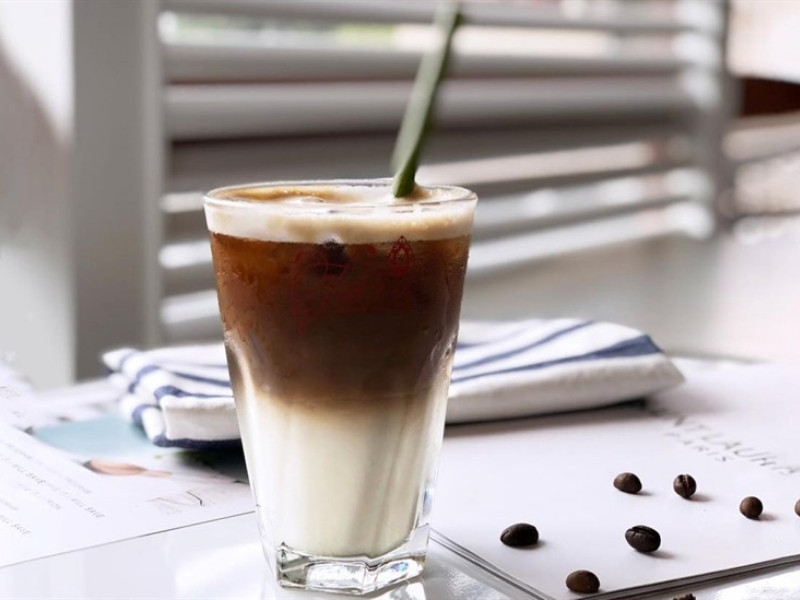 Bạc Xỉu coffee is a type of coffee that originated from the Chinese community in Saigon.
