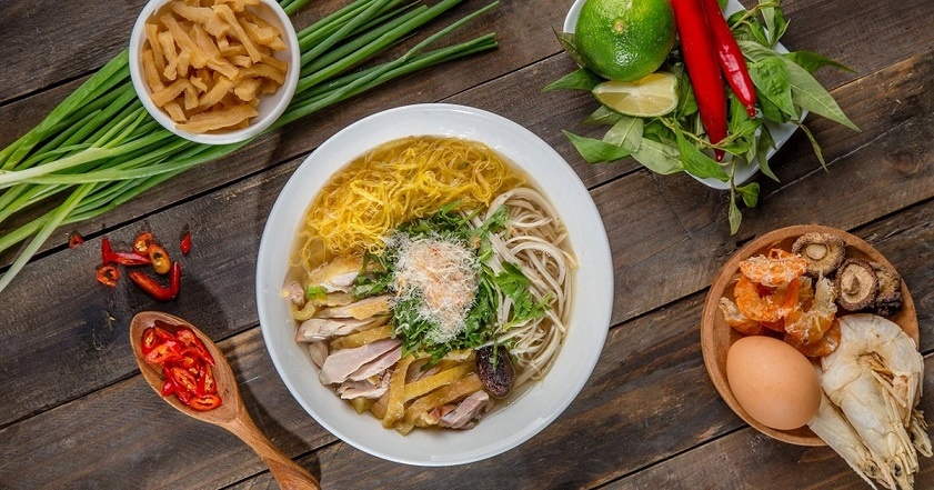 Hanoi street food guide: Must-try dishes and local secrets